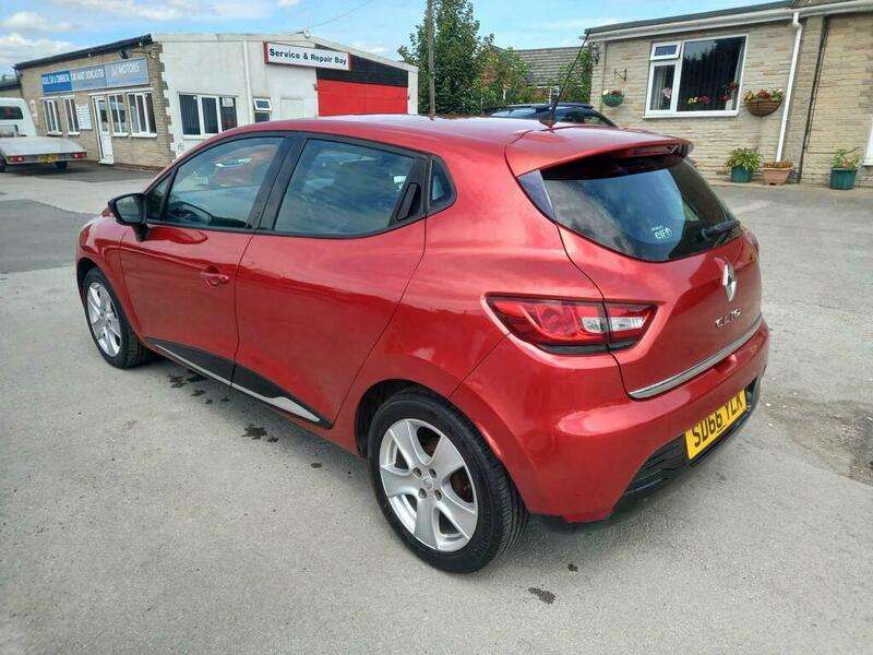 A 2016 RENAULT CLIO DYNAMIQUE NAV 16V A 2016 RENAULT CLIO DYNAMIQUE NAV 16V