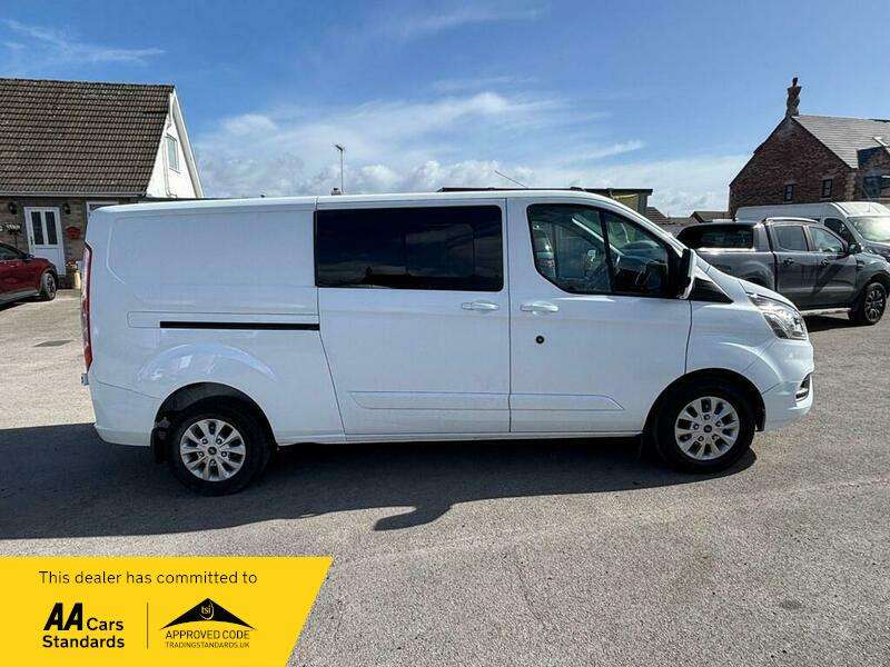 A 2022 FORD TRANSIT CUSTOM 320 LIMITED DCIV ECOBLUE A 2022 FORD TRANSIT CUSTOM 320 LIMITED DCIV ECOBLUE