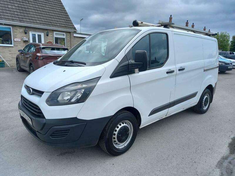 A 2017 FORD TRANSIT CUSTOM 310 LR P/V A 2017 FORD TRANSIT CUSTOM 310 LR P/V
