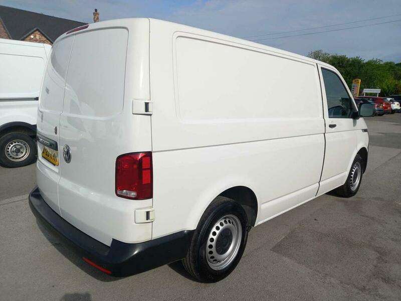 A 2023 VOLKSWAGEN TRANSPORTER T32 TDI P/V STARTLINE A 2023 VOLKSWAGEN TRANSPORTER T32 TDI P/V STARTLINE