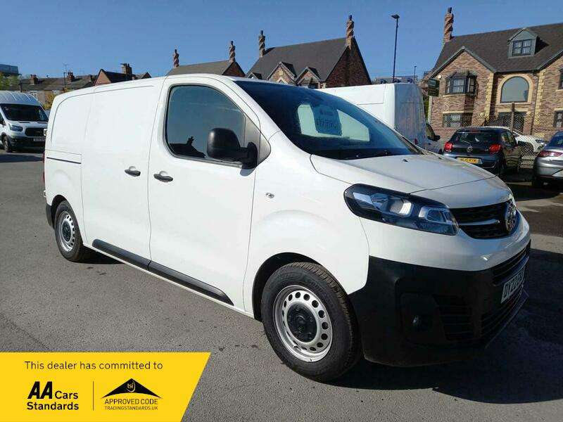 A 2022 VAUXHALL VIVARO L1H1 F2700 DYNAMIC S/S A 2022 VAUXHALL VIVARO L1H1 F2700 DYNAMIC S/S