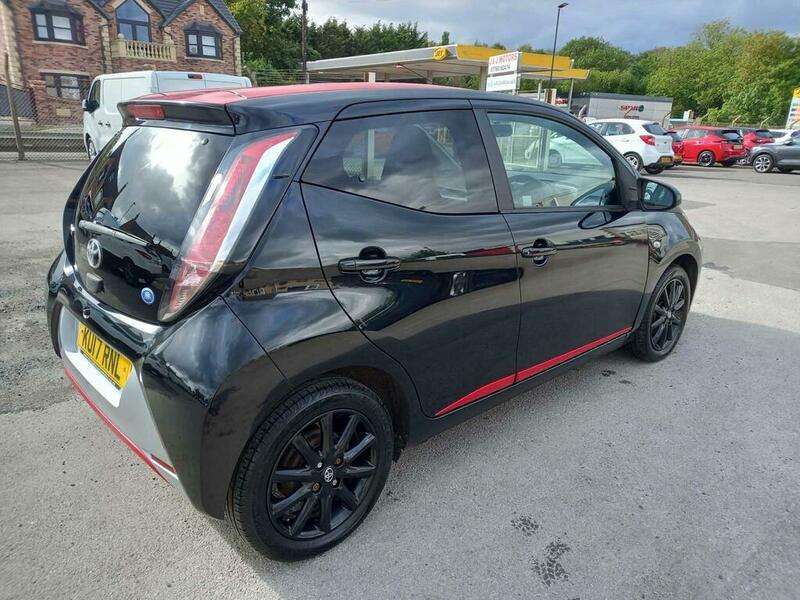 A 2017 TOYOTA AYGO VVT-I X-PRESS A 2017 TOYOTA AYGO VVT-I X-PRESS