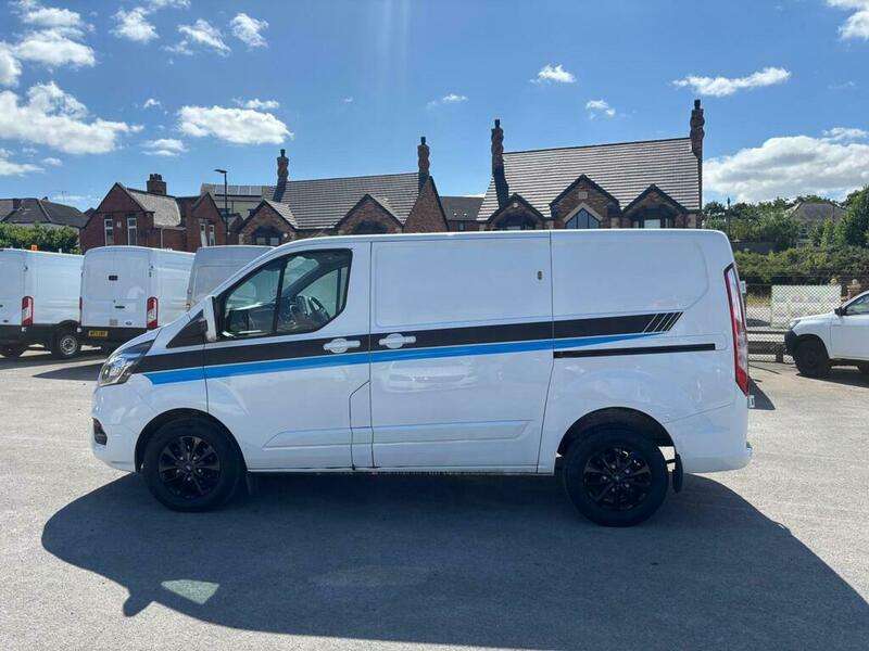 A 2022 FORD TRANSIT CUSTOM 280 LIMITED P/V ECOBLUE A 2022 FORD TRANSIT CUSTOM 280 LIMITED P/V ECOBLUE