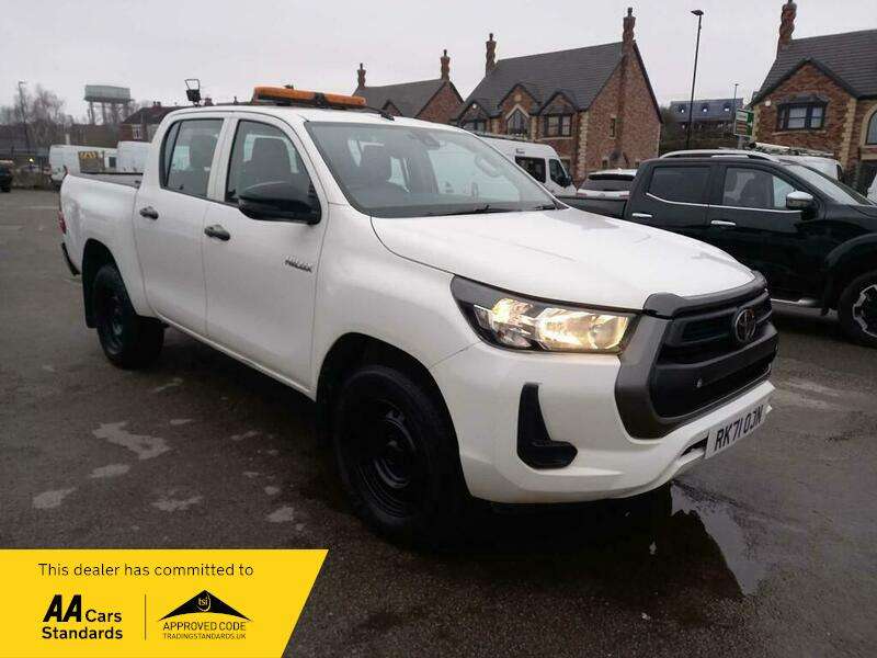 A 2021 TOYOTA HILUX ACTIVE 4WD D-4D DCB A 2021 TOYOTA HILUX ACTIVE 4WD D-4D DCB