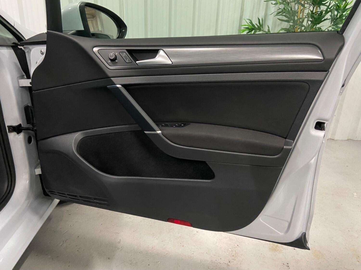 2019 VOLKSWAGEN GOLF 2019 VOLKSWAGEN GOLF