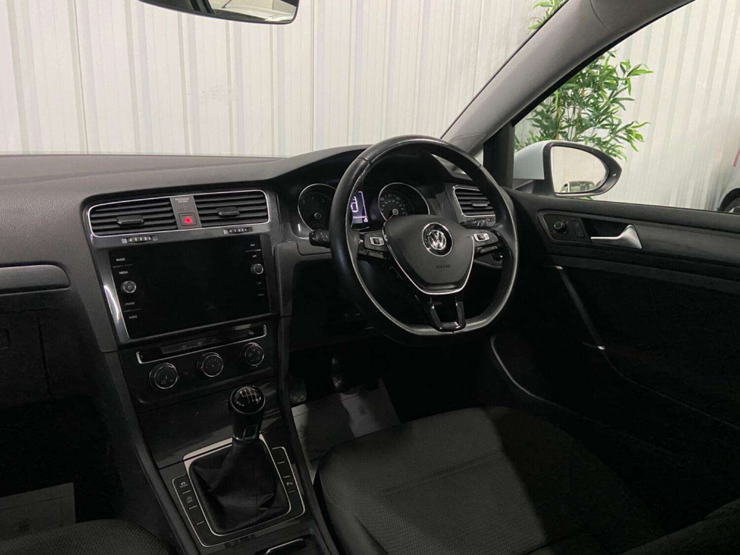 2019 VOLKSWAGEN GOLF 2019 VOLKSWAGEN GOLF