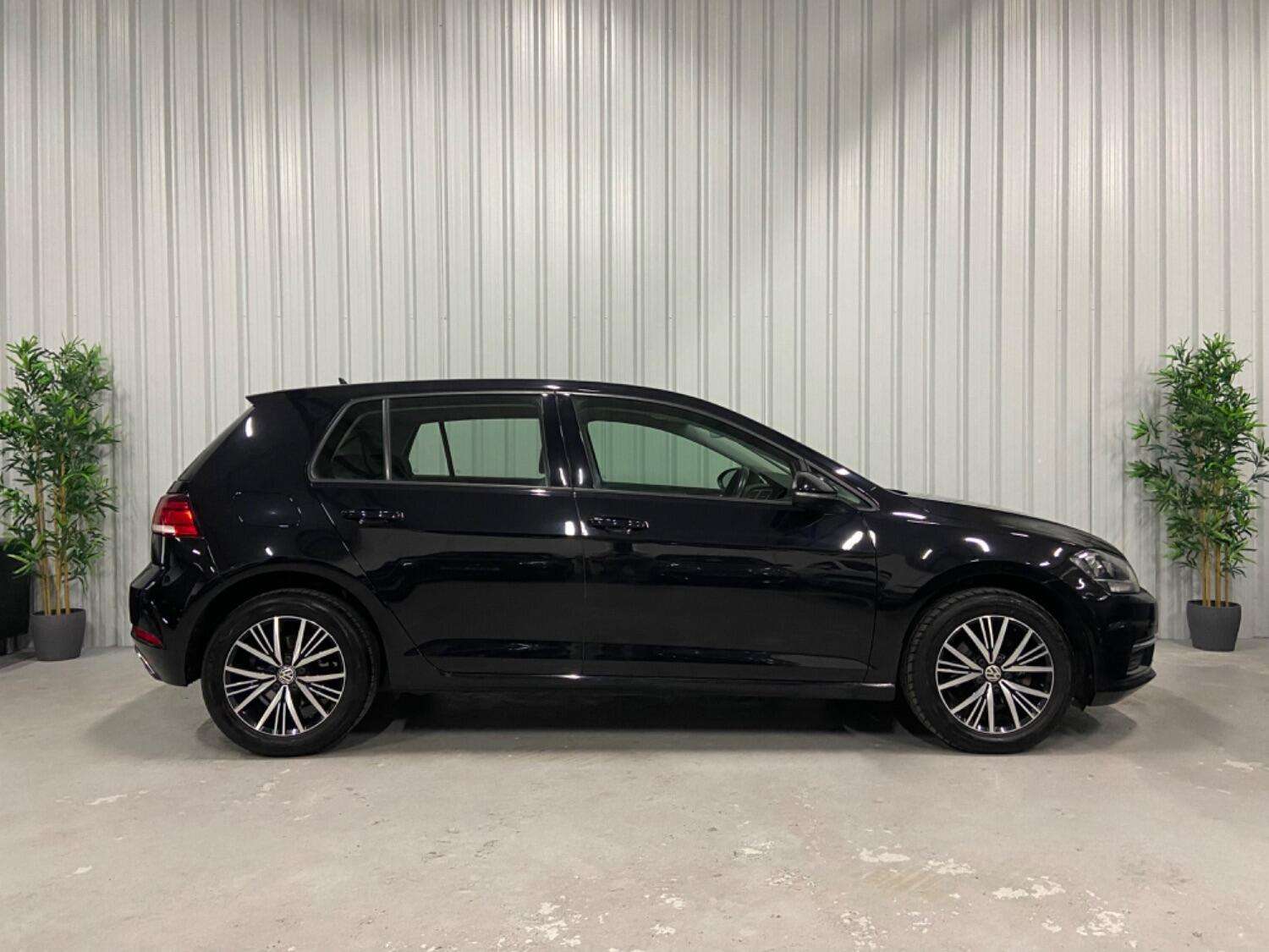 2019 VOLKSWAGEN GOLF 2019 VOLKSWAGEN GOLF