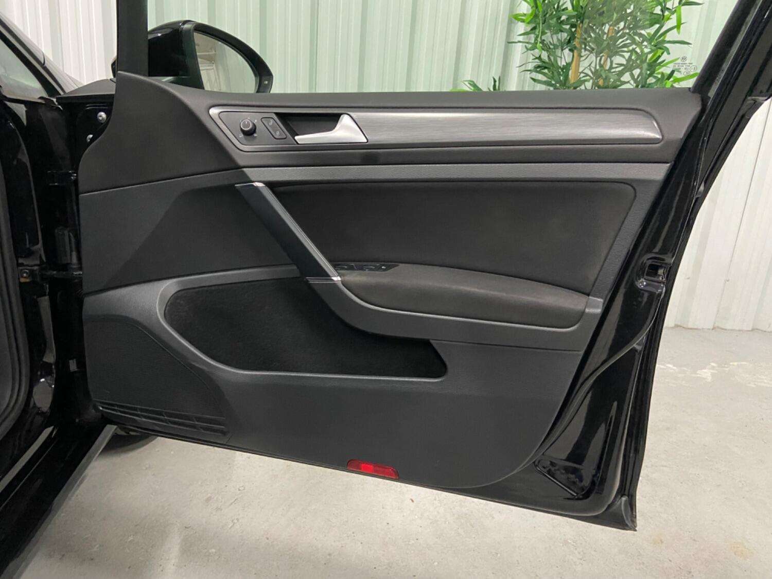 2019 VOLKSWAGEN GOLF 2019 VOLKSWAGEN GOLF