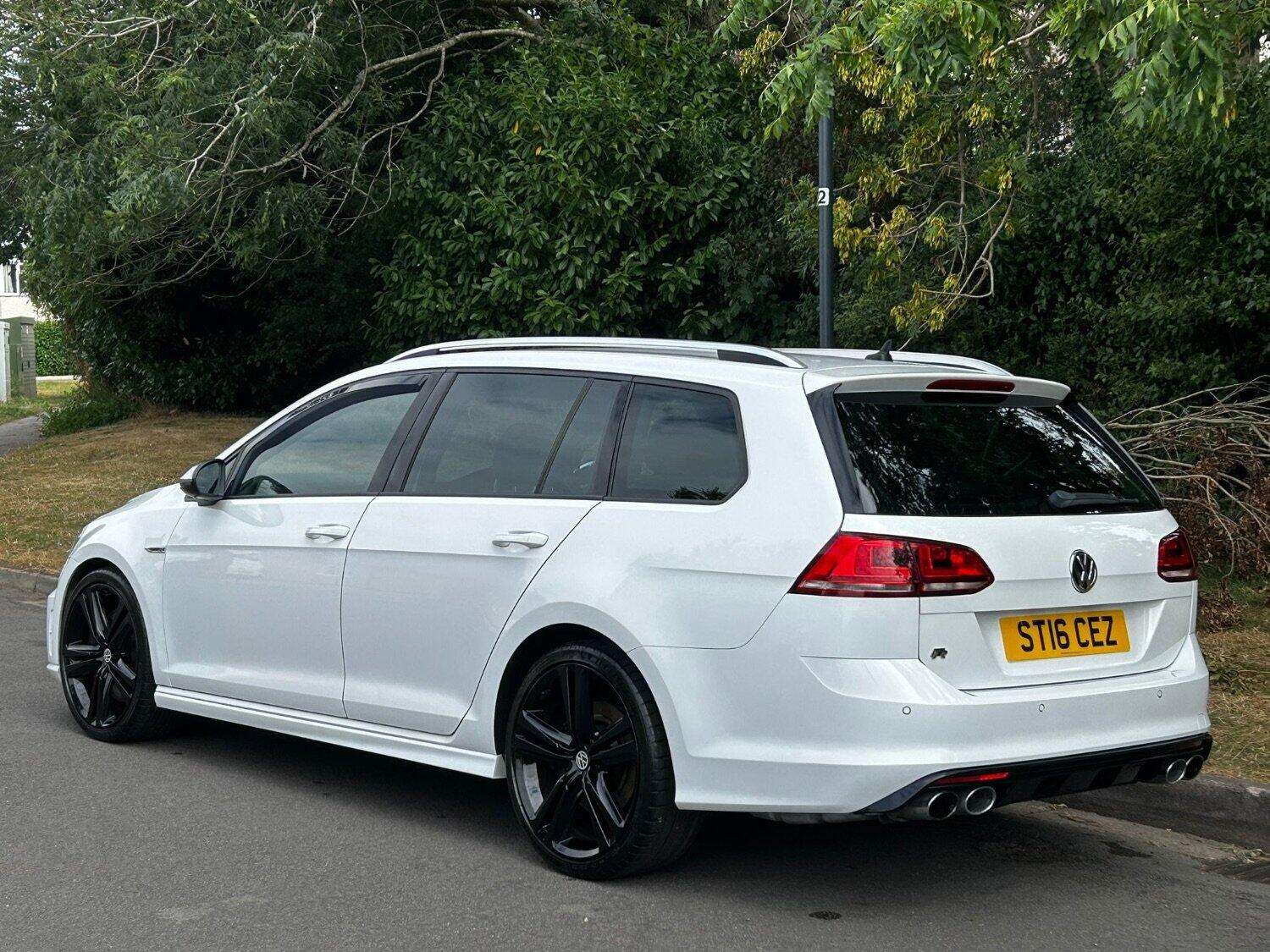 A 2016 VOLKSWAGEN GOLF 2.0 TSI BlueMotion Tech R A 2016 VOLKSWAGEN GOLF 2.0 TSI BlueMotion Tech R