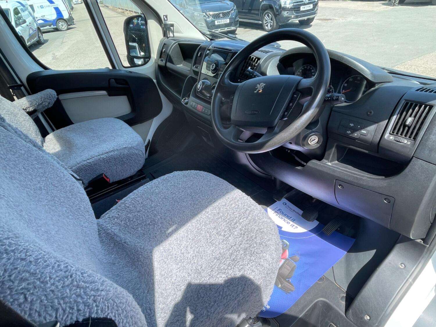 A 2013 PEUGEOT BOXER 2.2 HDi 435 A 2013 PEUGEOT BOXER 2.2 HDi 435