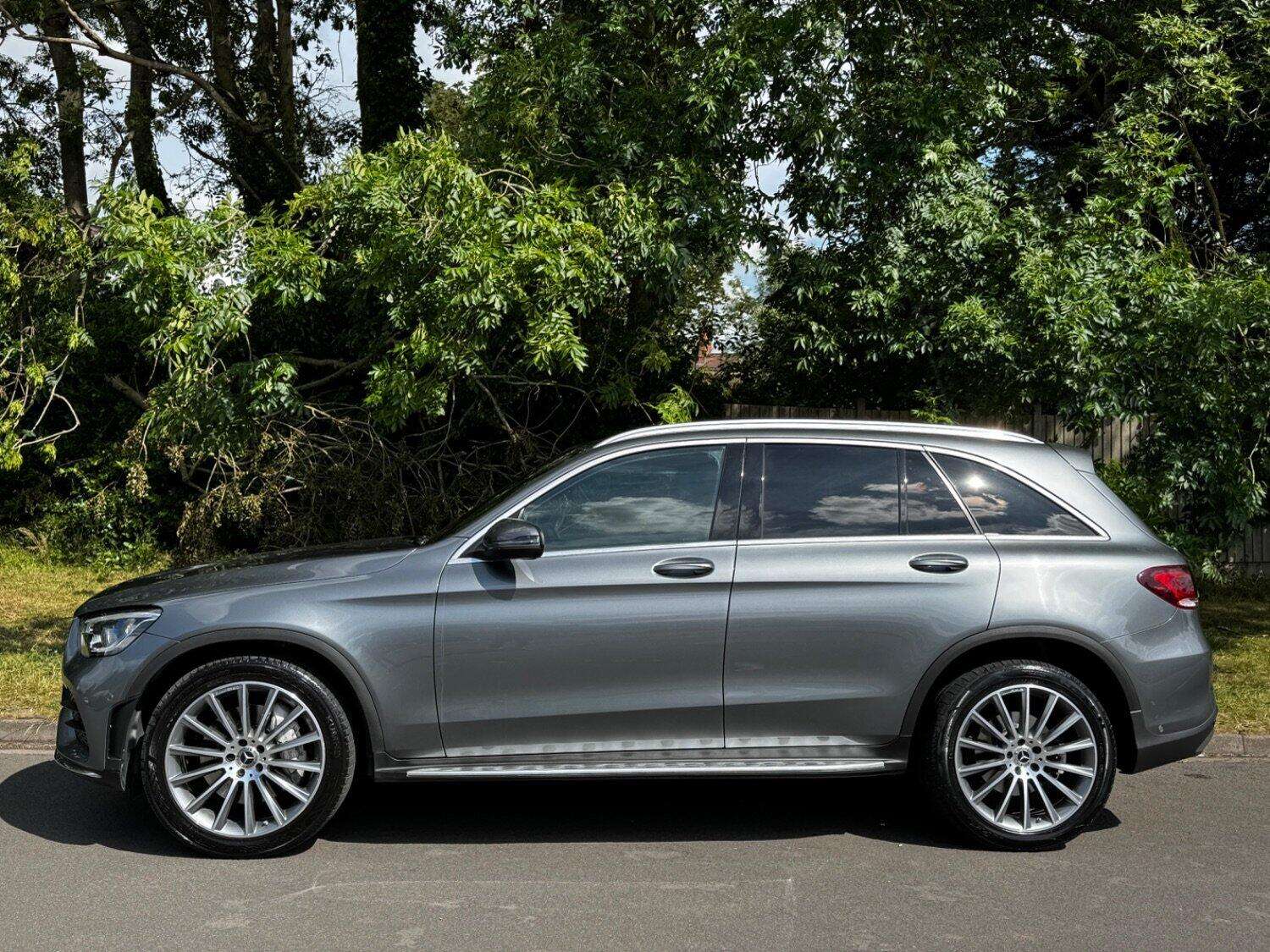 A 2019 MERCEDES-BENZ GLC 2.0 GLC220d AMG Line A 2019 MERCEDES-BENZ GLC 2.0 GLC220d AMG Line