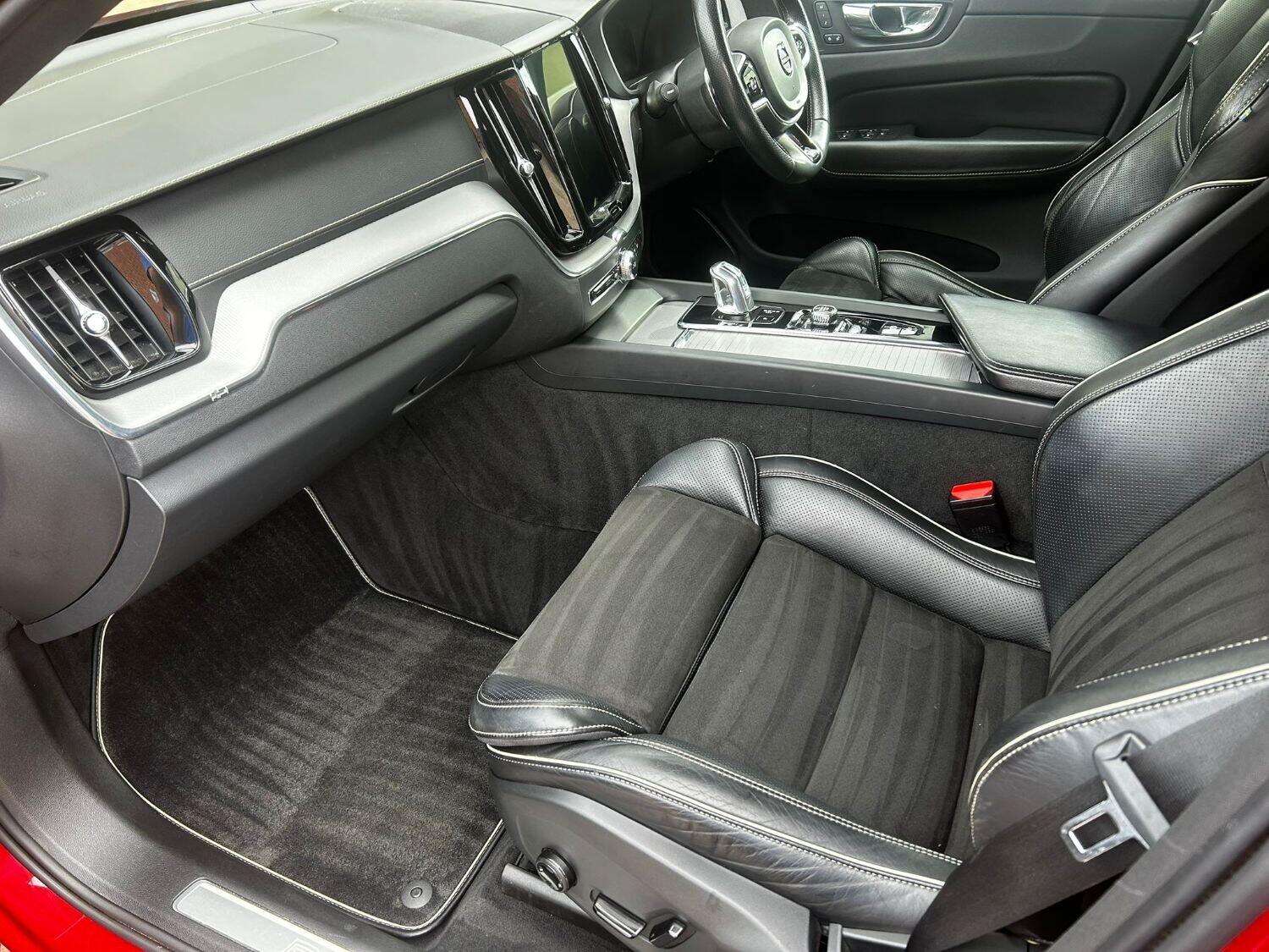 2017 VOLVO XC60 2017 VOLVO XC60