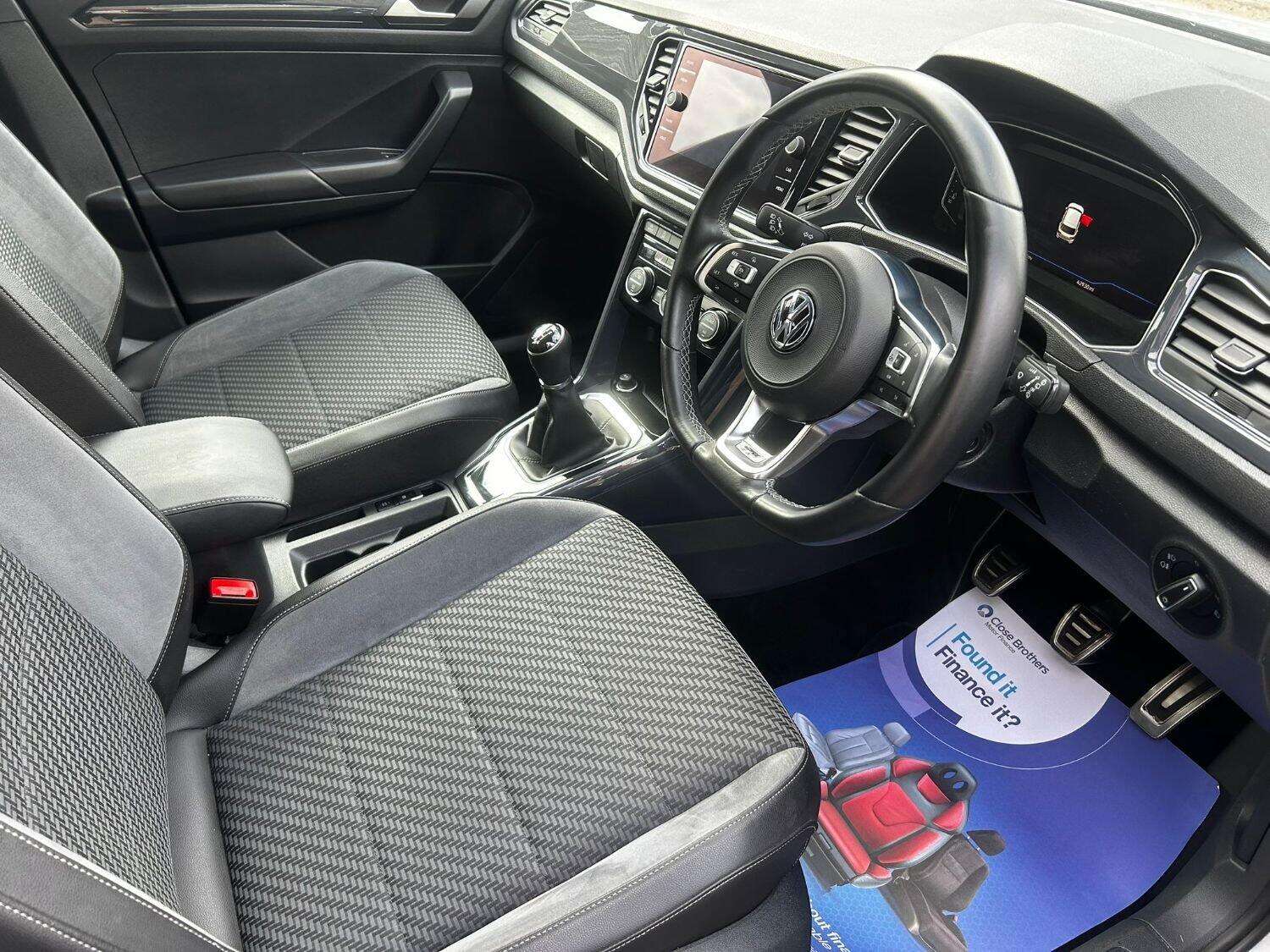 A 2018 VOLKSWAGEN T-ROC 1.6 TDI R-Line A 2018 VOLKSWAGEN T-ROC 1.6 TDI R-Line