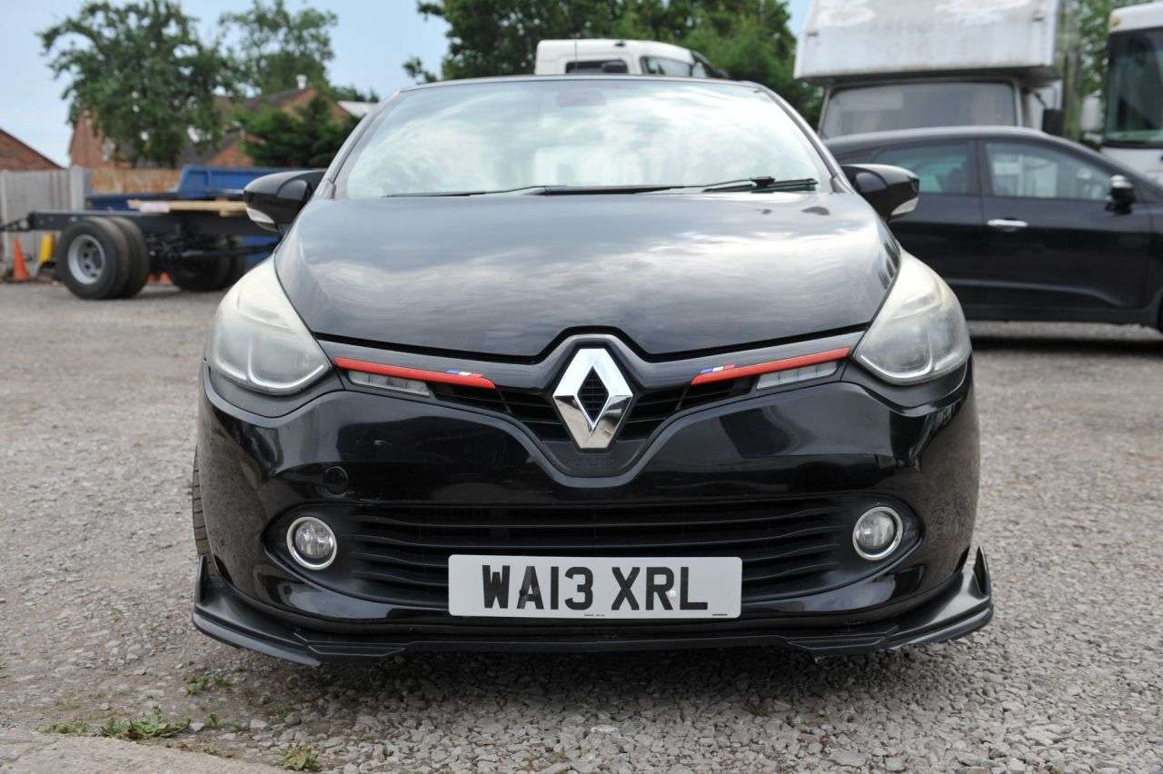 A 2013 RENAULT CLIO 0.9 TCe Dynamique S MediaNav Hatchback 5dr Petrol Manual Euro 5 (s/s) (90 p A 2013 RENAULT CLIO 0.9 TCe Dynamique S MediaNav Hatchback 5dr Petrol Manual Euro 5 (s/s) (90 p