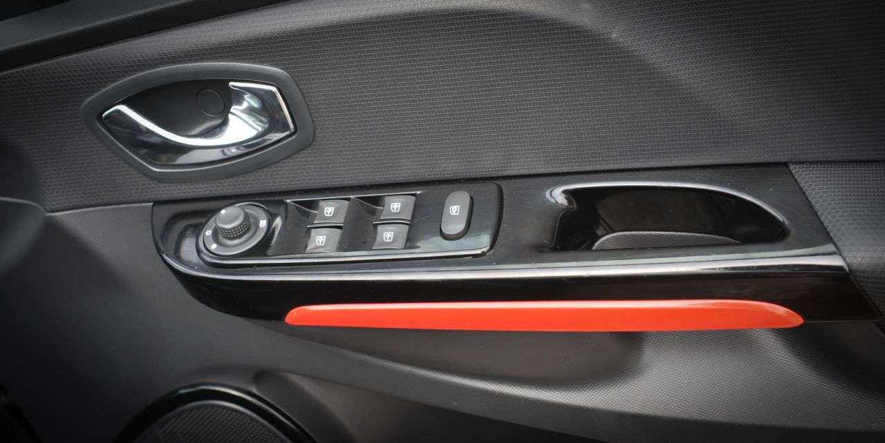 2013 RENAULT CLIO 2013 RENAULT CLIO