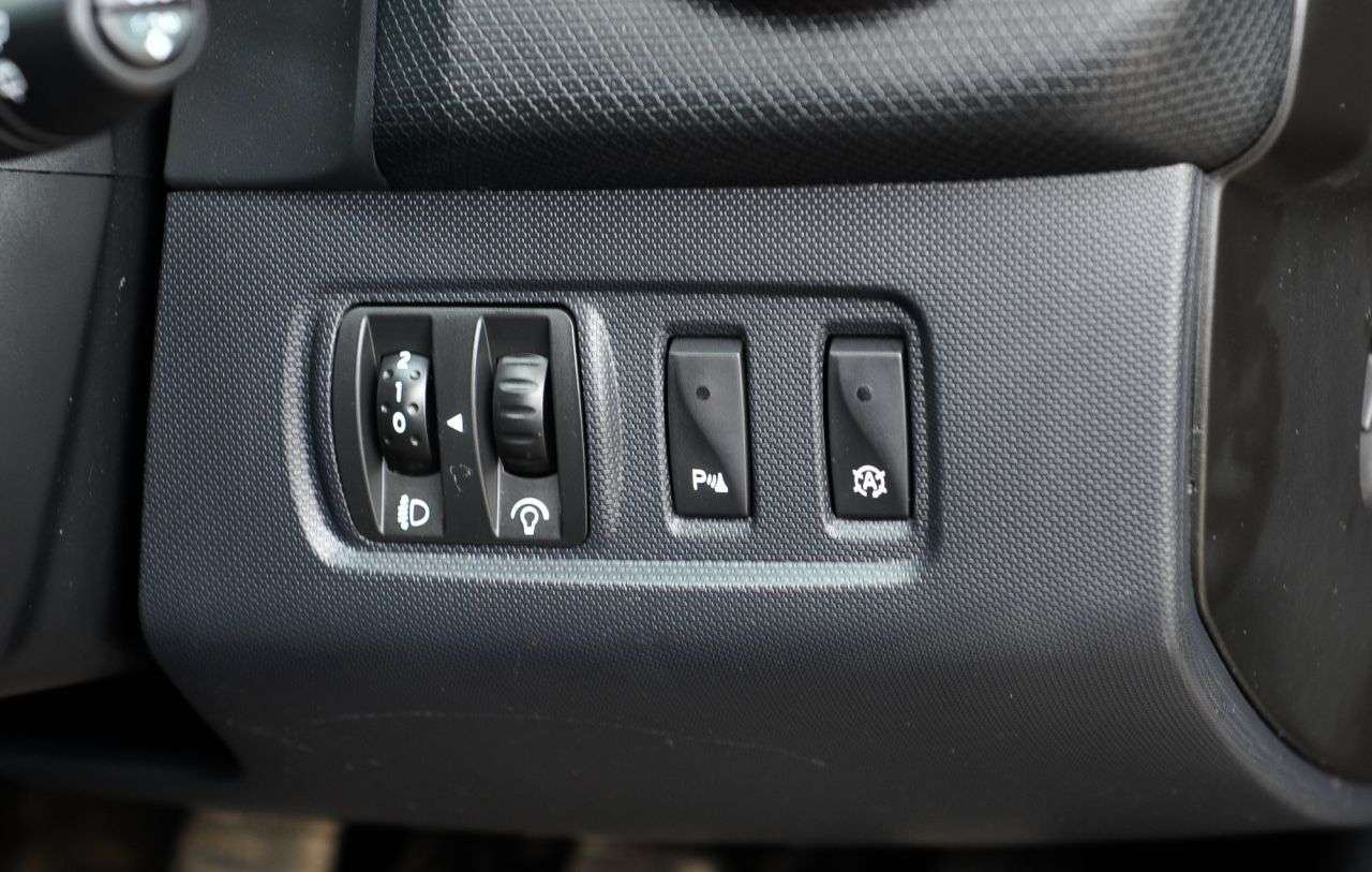 2013 RENAULT CLIO 2013 RENAULT CLIO