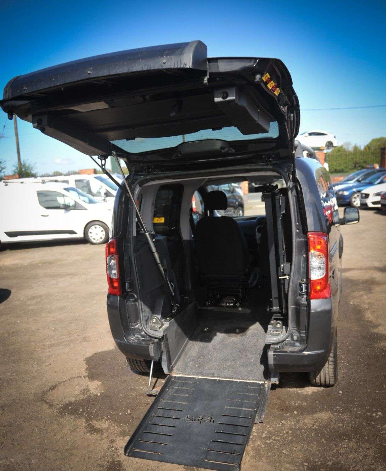 A 2011 FIAT QUBO 1.3 MultiJet Dynamic MPV Wheelchair Adapted WAV with Hand Controls Automati A 2011 FIAT QUBO 1.3 MultiJet Dynamic MPV Wheelchair Adapted WAV with Hand Controls Automati