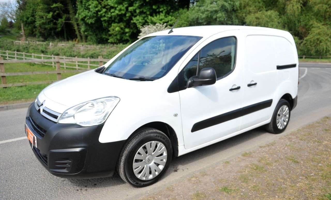 A 2017 CITROEN BERLINGO 1.6 BlueHDi 850 Enterprise Panel Van 5dr Diesel Manual L1 (112 g/km, 100 bh A 2017 CITROEN BERLINGO 1.6 BlueHDi 850 Enterprise Panel Van 5dr Diesel Manual L1 (112 g/km, 100 bh