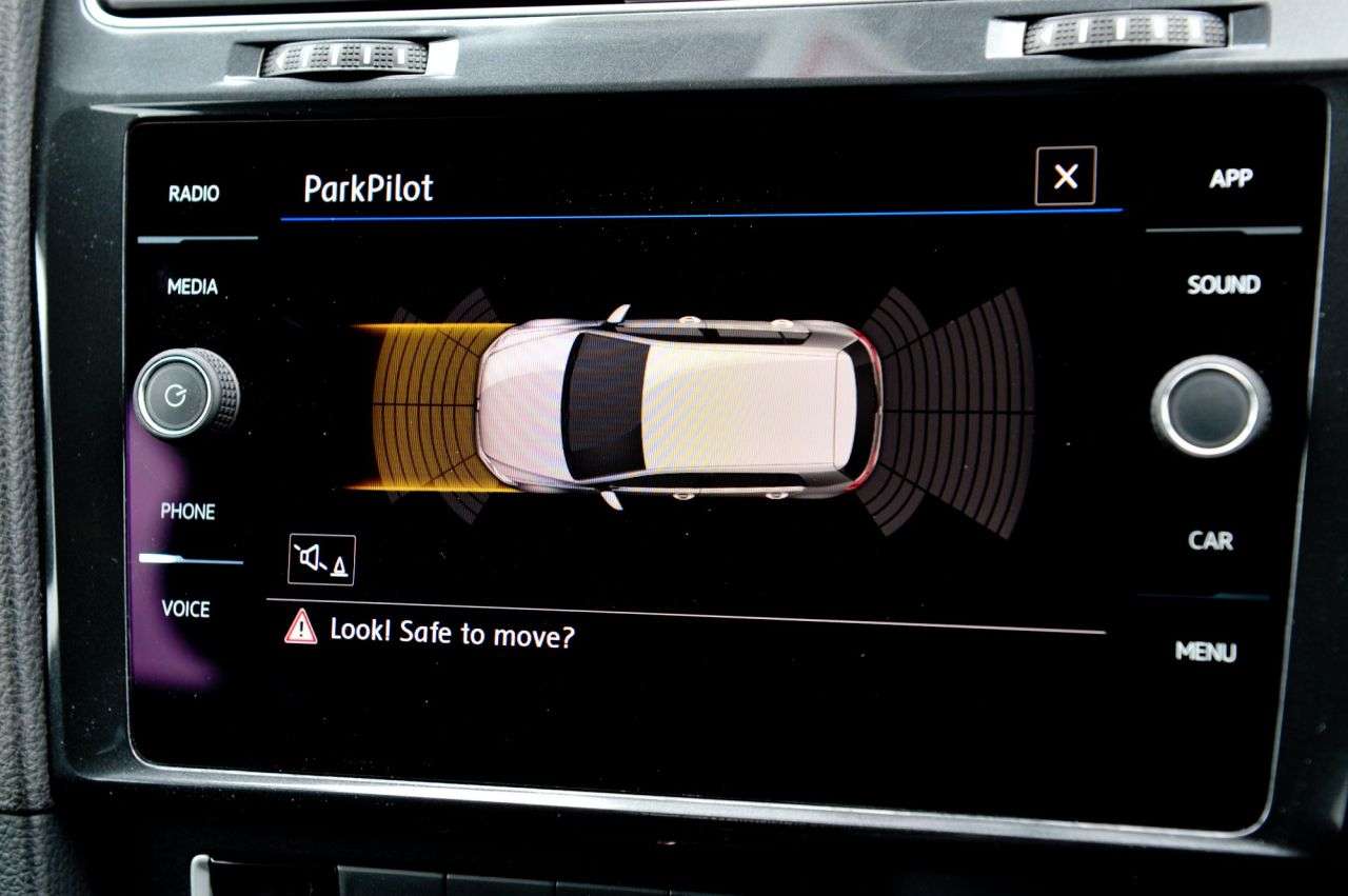 2017 VOLKSWAGEN GOLF 2017 VOLKSWAGEN GOLF