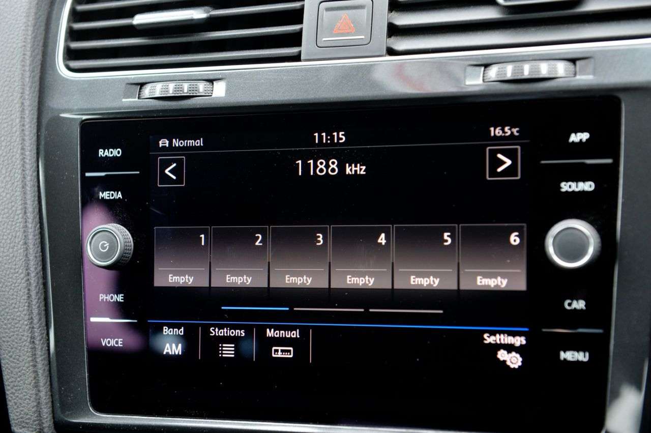 2017 VOLKSWAGEN GOLF 2017 VOLKSWAGEN GOLF