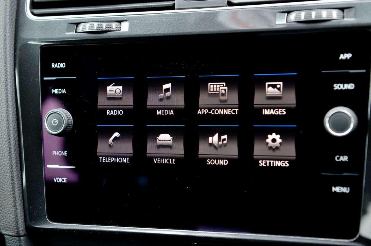 2017 VOLKSWAGEN GOLF 2017 VOLKSWAGEN GOLF