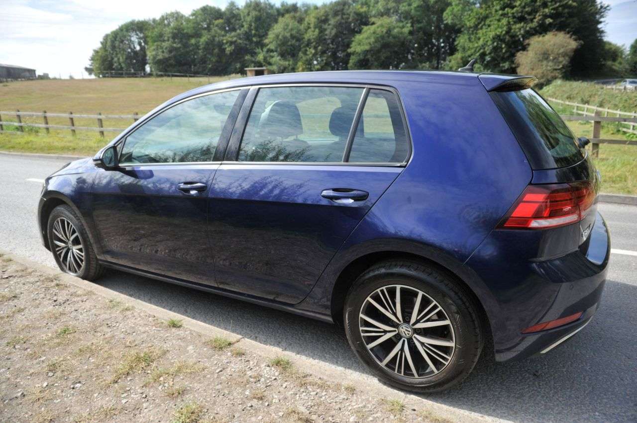 2017 VOLKSWAGEN GOLF 2017 VOLKSWAGEN GOLF