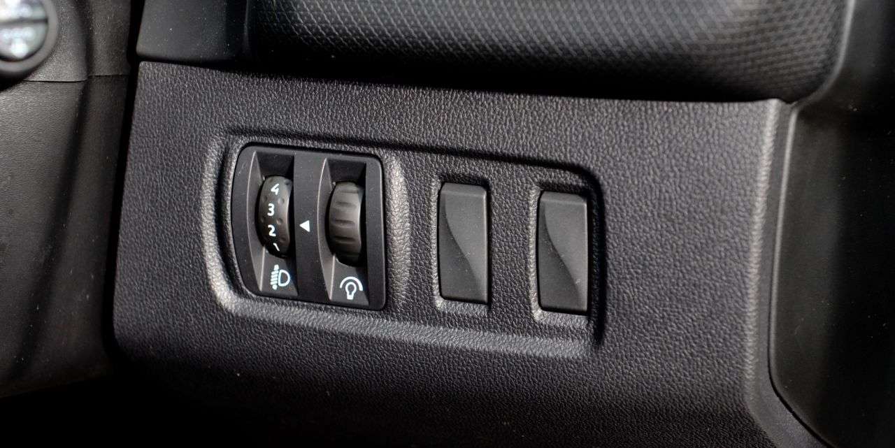 2018 RENAULT CLIO 2018 RENAULT CLIO