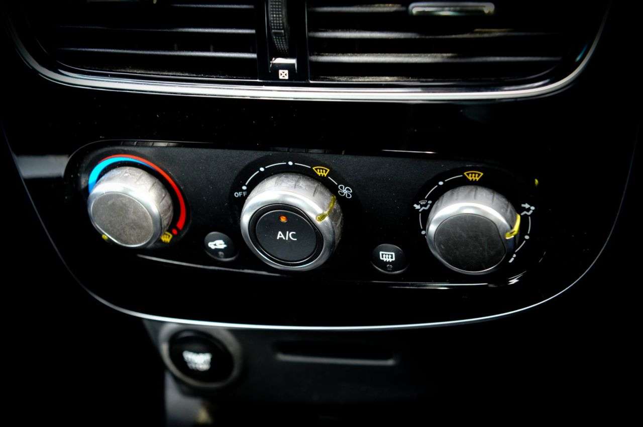 2018 RENAULT CLIO 2018 RENAULT CLIO