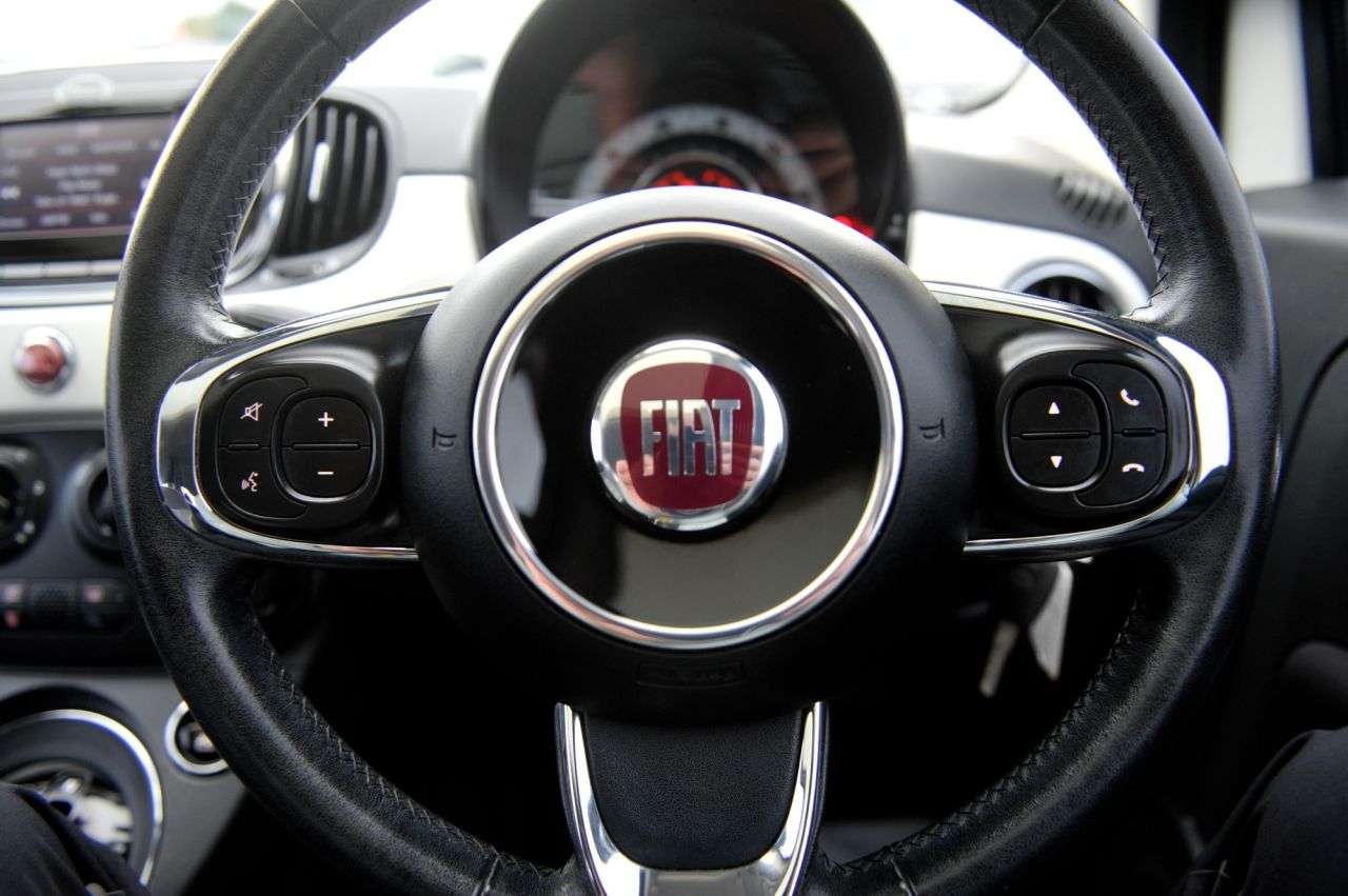 2017 FIAT 500 2017 FIAT 500