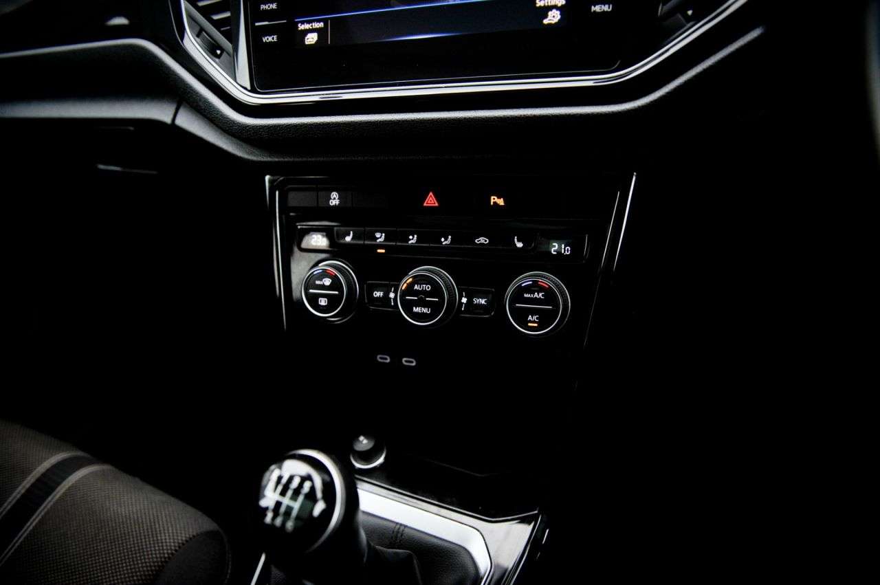 2021 VOLKSWAGEN T-ROC 2021 VOLKSWAGEN T-ROC