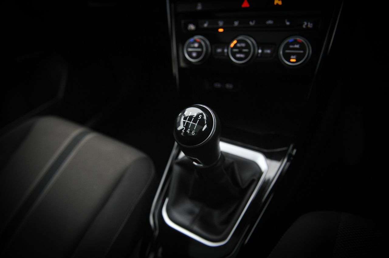 2021 VOLKSWAGEN T-ROC 2021 VOLKSWAGEN T-ROC