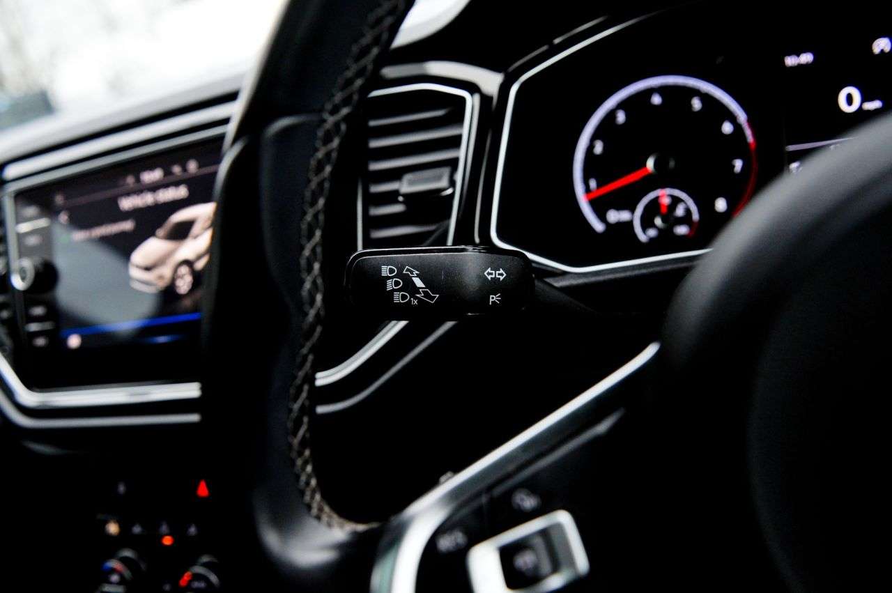 2021 VOLKSWAGEN T-ROC 2021 VOLKSWAGEN T-ROC