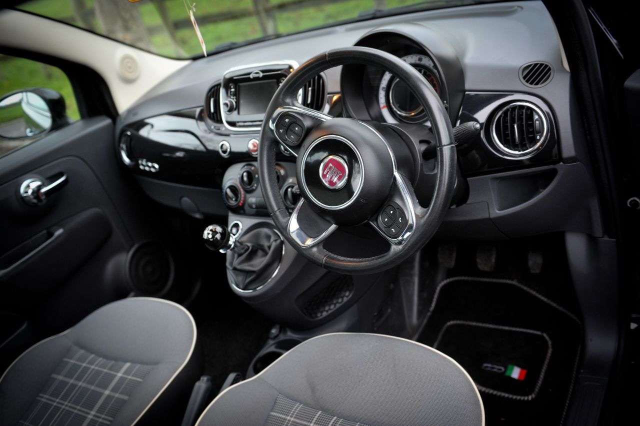 2017 FIAT 500 2017 FIAT 500