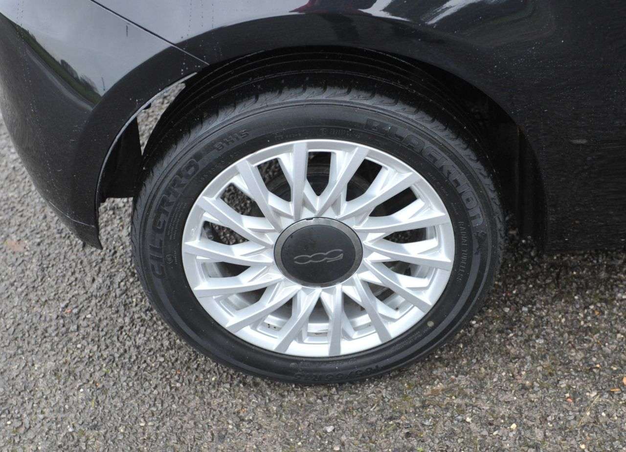 2017 FIAT 500 2017 FIAT 500