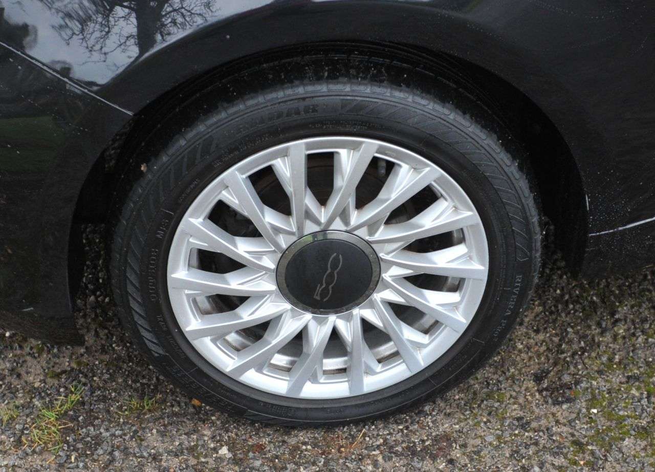 2017 FIAT 500 2017 FIAT 500