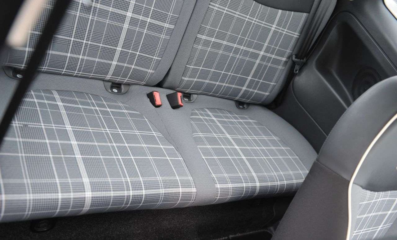 2017 FIAT 500 2017 FIAT 500