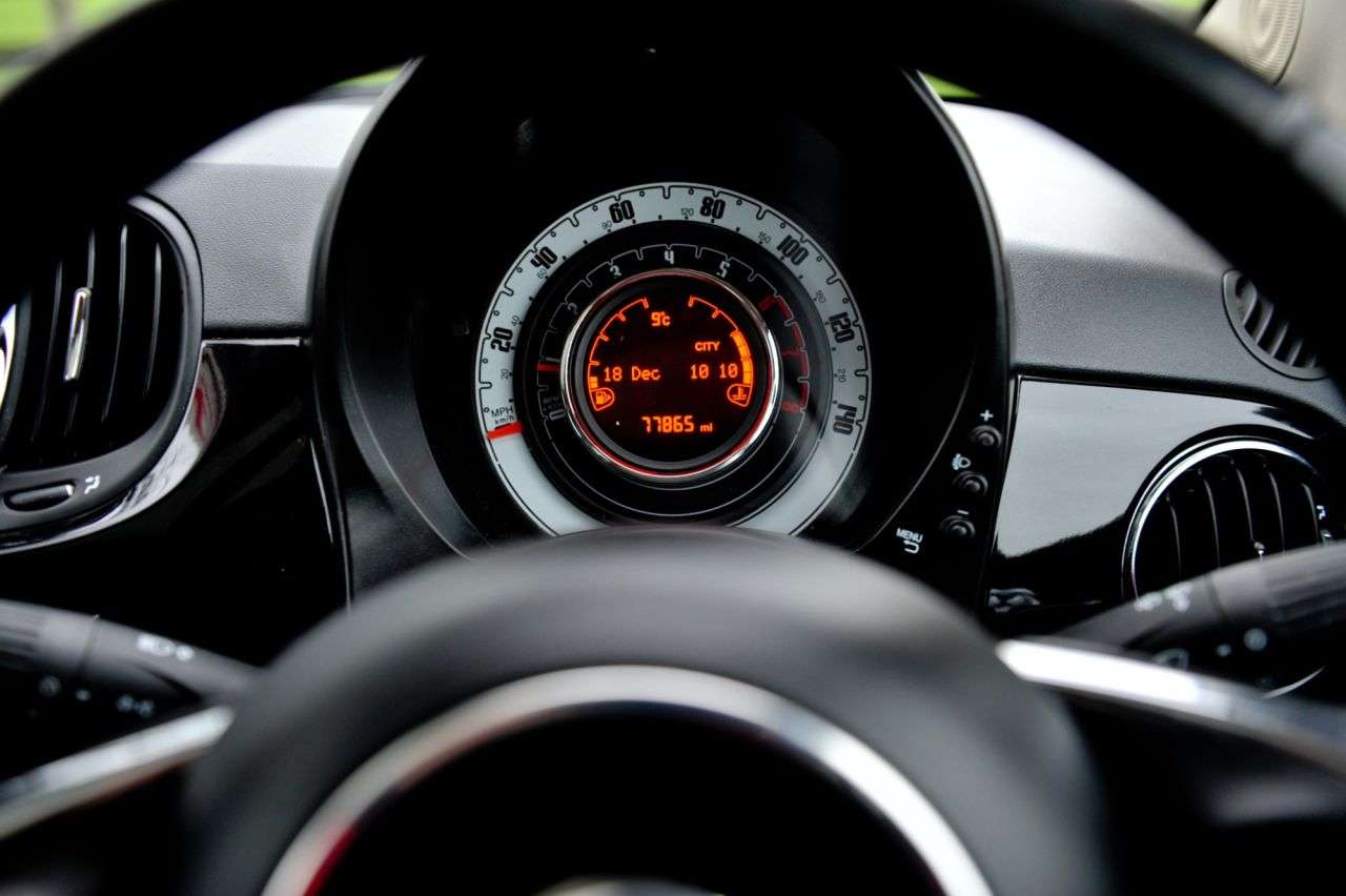 2017 FIAT 500 2017 FIAT 500