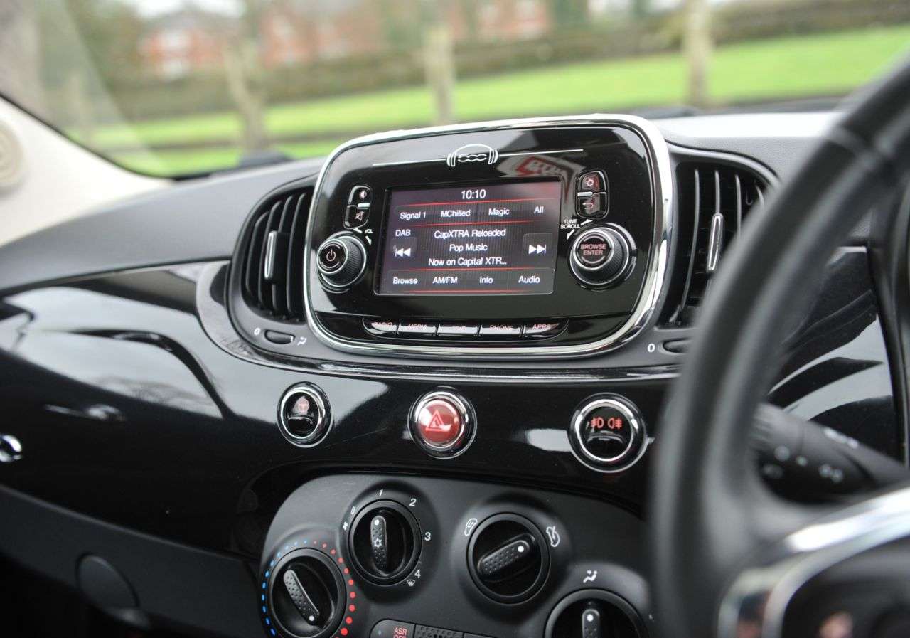 2017 FIAT 500 2017 FIAT 500