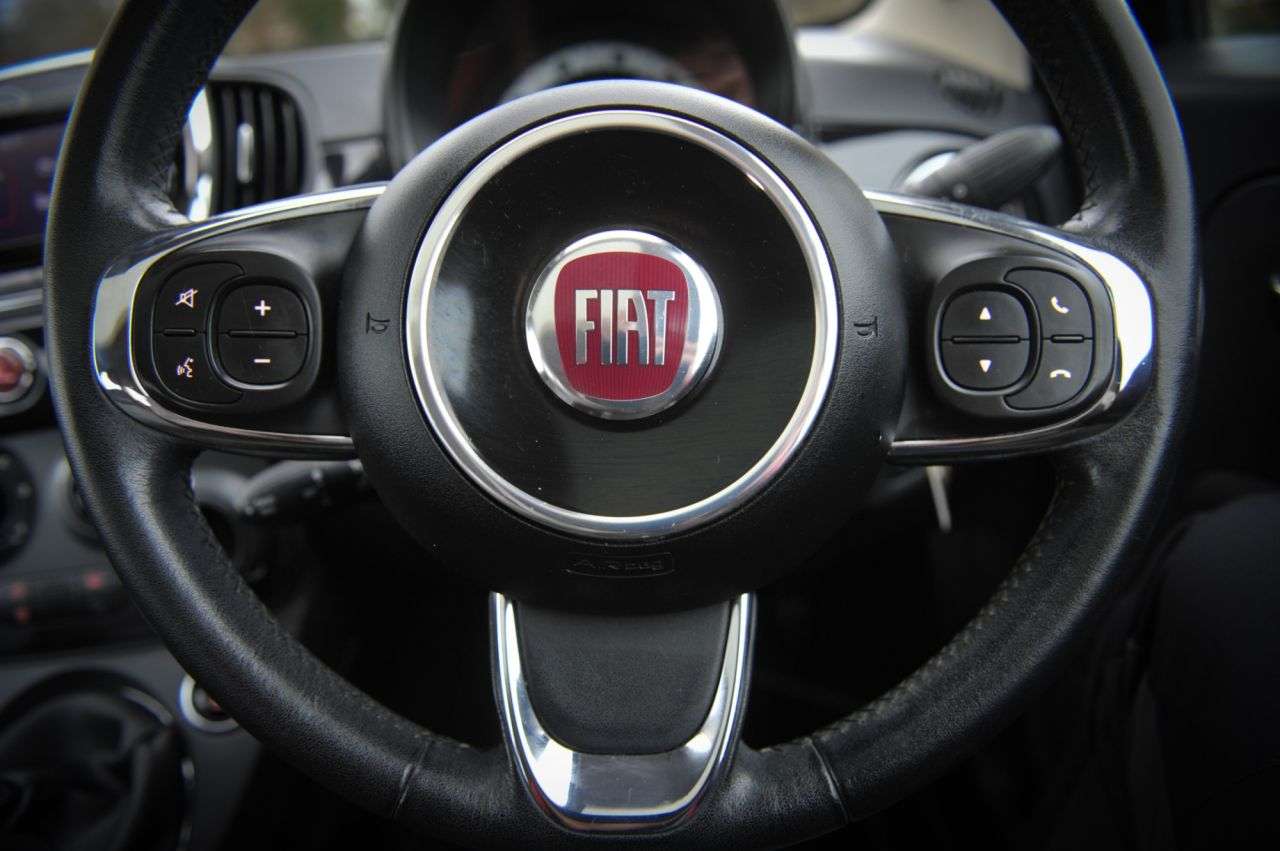 2017 FIAT 500 2017 FIAT 500
