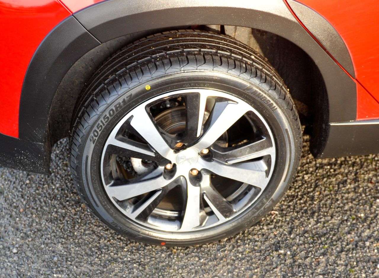 2019 PEUGEOT 2008 2019 PEUGEOT 2008