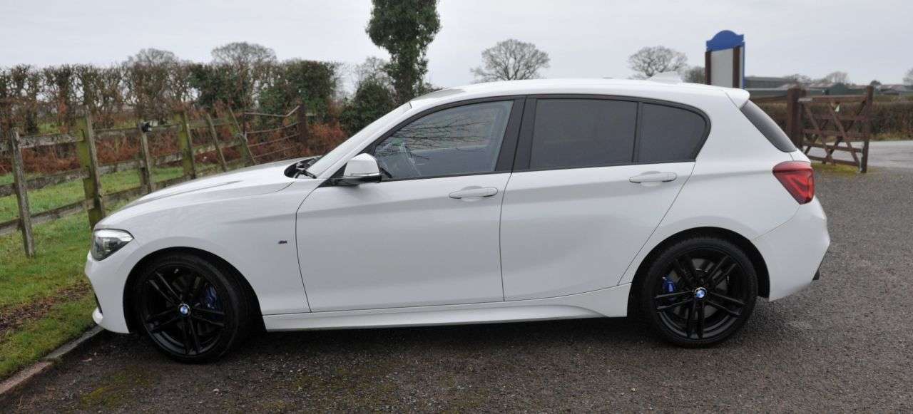 A 2019 BMW 1 SERIES 1.5 118i GPF M Sport Shadow Edition Hatchback 5dr Petrol Manual Euro 6 (s/s A 2019 BMW 1 SERIES 1.5 118i GPF M Sport Shadow Edition Hatchback 5dr Petrol Manual Euro 6 (s/s