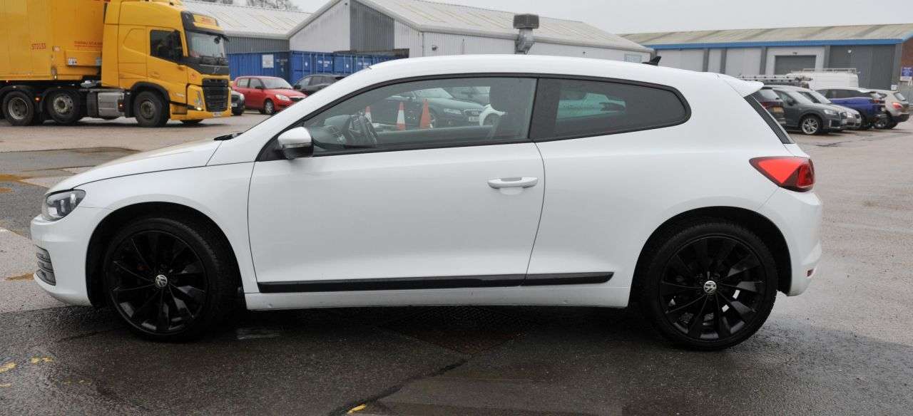 A 2017 VOLKSWAGEN SCIROCCO 1.4 TSI BlueMotion Tech GT Hatchback 3dr Petrol Manual Euro 6 (s/s) (125 ps A 2017 VOLKSWAGEN SCIROCCO 1.4 TSI BlueMotion Tech GT Hatchback 3dr Petrol Manual Euro 6 (s/s) (125 ps
