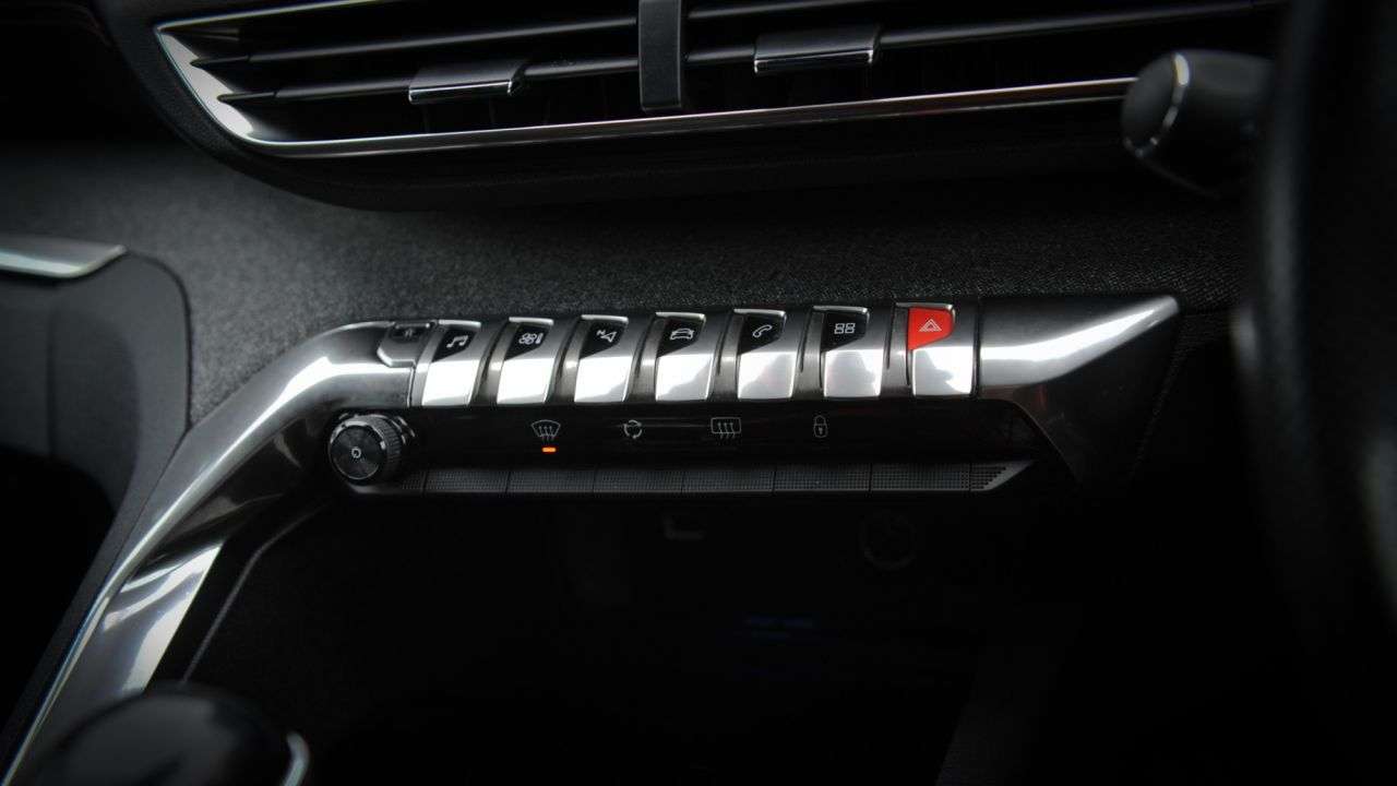 2018 PEUGEOT 3008 2018 PEUGEOT 3008