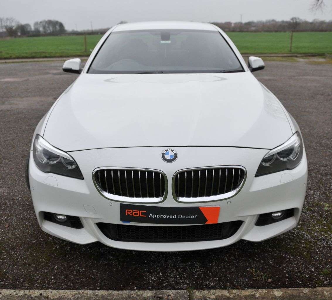A 2015 BMW 5 SERIES 2.0 525d M Sport Saloon 4dr Diesel Auto Euro 6 (s/s) (218 ps) A 2015 BMW 5 SERIES 2.0 525d M Sport Saloon 4dr Diesel Auto Euro 6 (s/s) (218 ps)