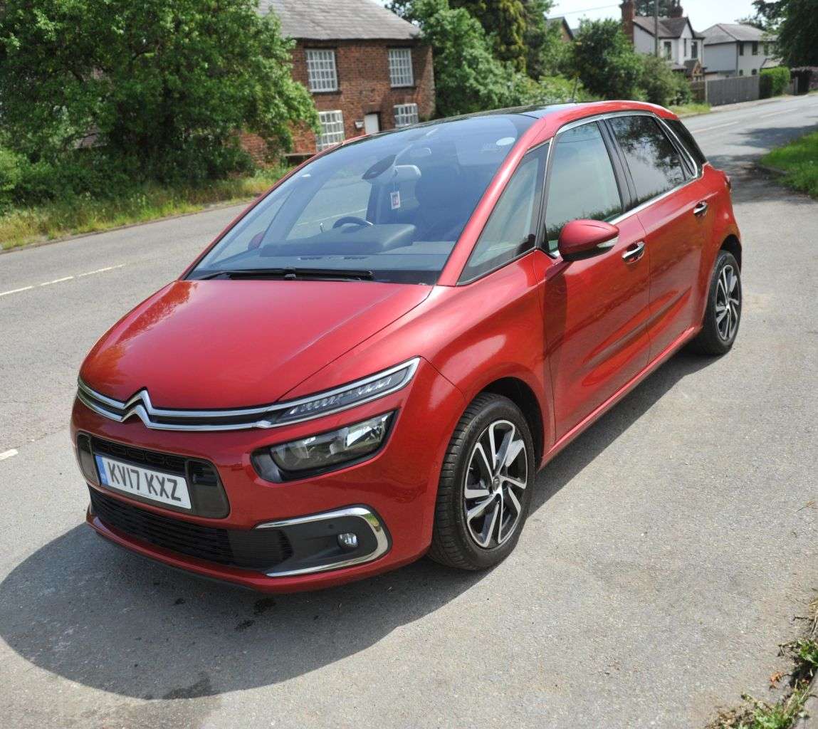 A 2017 CITROEN C4 PICASSO 1.6 BlueHDi Flair MPV 5dr Diesel EAT6 Euro 6 (s/s) (120 ps) Hi Spec A 2017 CITROEN C4 PICASSO 1.6 BlueHDi Flair MPV 5dr Diesel EAT6 Euro 6 (s/s) (120 ps) Hi Spec