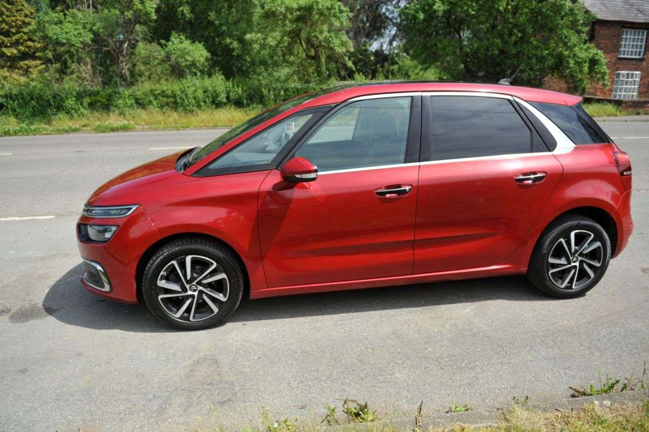 A 2017 CITROEN C4 PICASSO 1.6 BlueHDi Flair MPV 5dr Diesel EAT6 Euro 6 (s/s) (120 ps) Hi Spec A 2017 CITROEN C4 PICASSO 1.6 BlueHDi Flair MPV 5dr Diesel EAT6 Euro 6 (s/s) (120 ps) Hi Spec