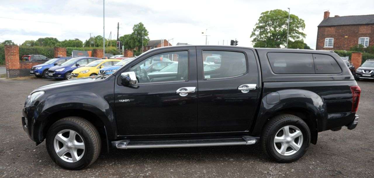A 2016 ISUZU D-MAX 2.5 TD Yukon Huntsman Pickup 4dr Diesel Automatic 4x4 (220 g/km, 161 bhp) R A 2016 ISUZU D-MAX 2.5 TD Yukon Huntsman Pickup 4dr Diesel Automatic 4x4 (220 g/km, 161 bhp) R