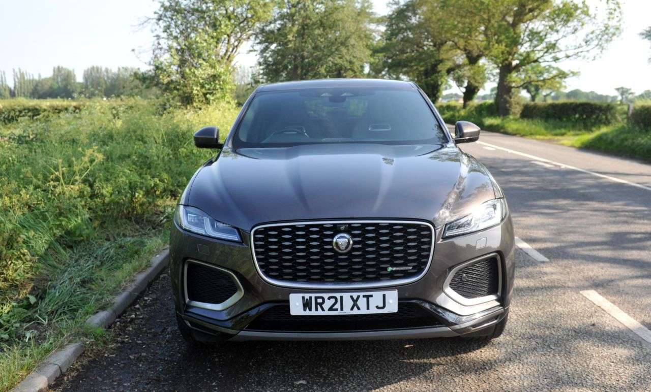 A 2021 JAGUAR F-PACE 2.0 D165 MHEV R-Dynamic S SUV 5dr Diesel Auto AWD Euro 6 (s/s) (163 ps) Fab A 2021 JAGUAR F-PACE 2.0 D165 MHEV R-Dynamic S SUV 5dr Diesel Auto AWD Euro 6 (s/s) (163 ps) Fab