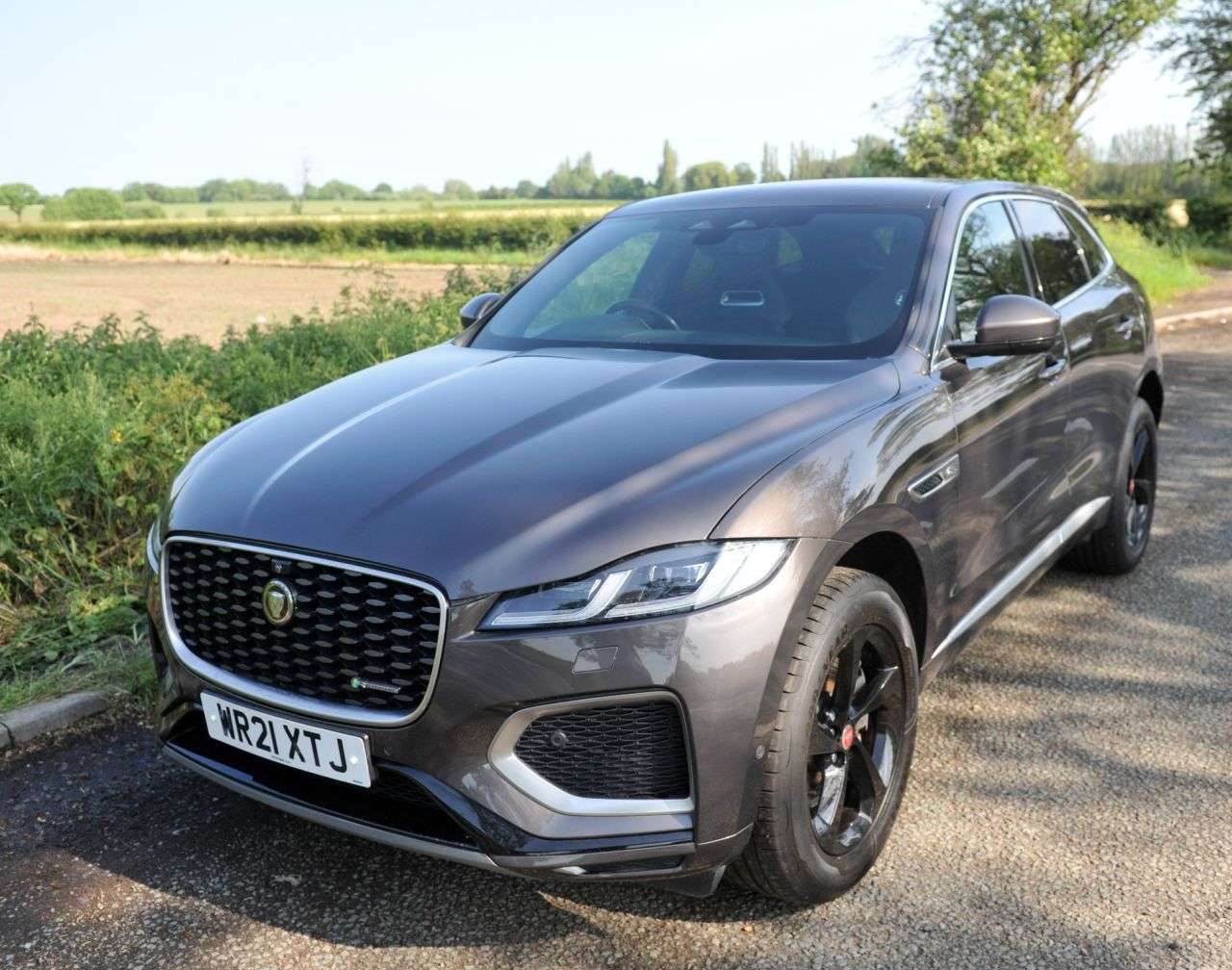 A 2021 JAGUAR F-PACE 2.0 D165 MHEV R-Dynamic S SUV 5dr Diesel Auto AWD Euro 6 (s/s) (163 ps) Fab A 2021 JAGUAR F-PACE 2.0 D165 MHEV R-Dynamic S SUV 5dr Diesel Auto AWD Euro 6 (s/s) (163 ps) Fab