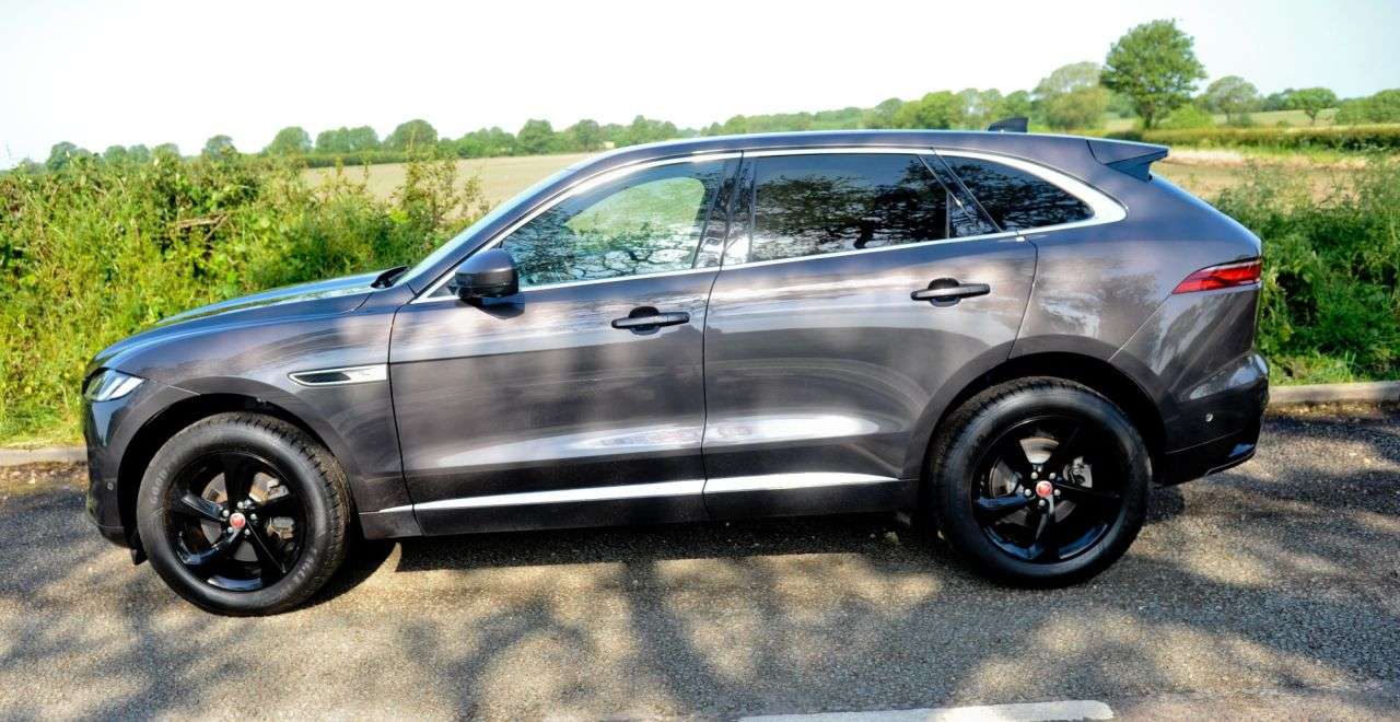 A 2021 JAGUAR F-PACE 2.0 D165 MHEV R-Dynamic S SUV 5dr Diesel Auto AWD Euro 6 (s/s) (163 ps) Fab A 2021 JAGUAR F-PACE 2.0 D165 MHEV R-Dynamic S SUV 5dr Diesel Auto AWD Euro 6 (s/s) (163 ps) Fab